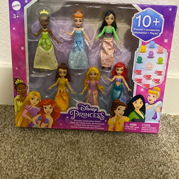 open lace back dress Amazon.com: Disney Princess Dress Up Trunk Deluxe 21 Piece Officially  Licensed [Amazon Exclusive] : Toys & Games main image 0
